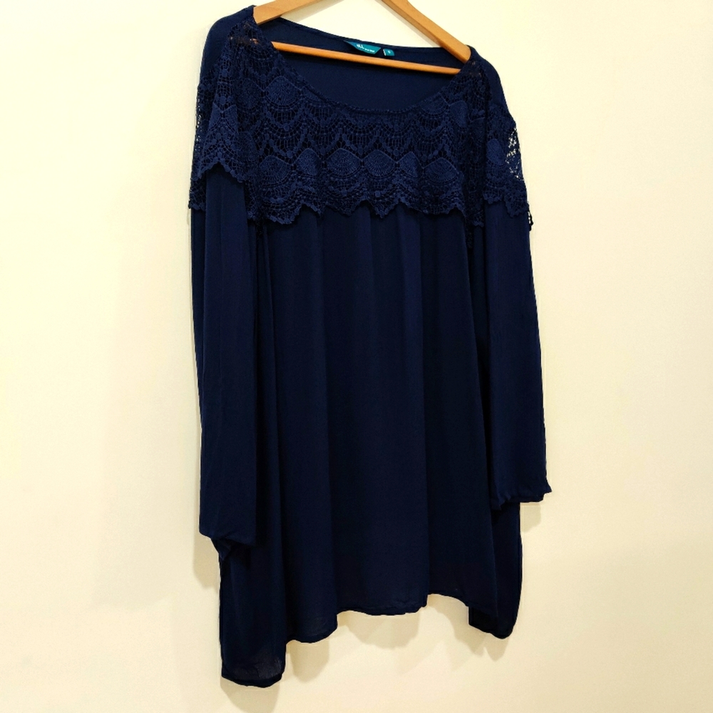 (NWOT) Lace Top - Picture 3 of 8